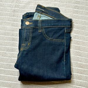J Brand Super Skinny Denim Jeans Size 24 dark wash 4 way stretch chic classic